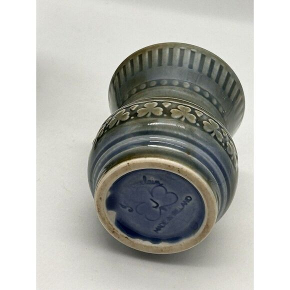 Wade‎ Irish Porcelain Two Miniature Posy Vases  Made in Ireland shamrock MINI - Picture 4 of 11